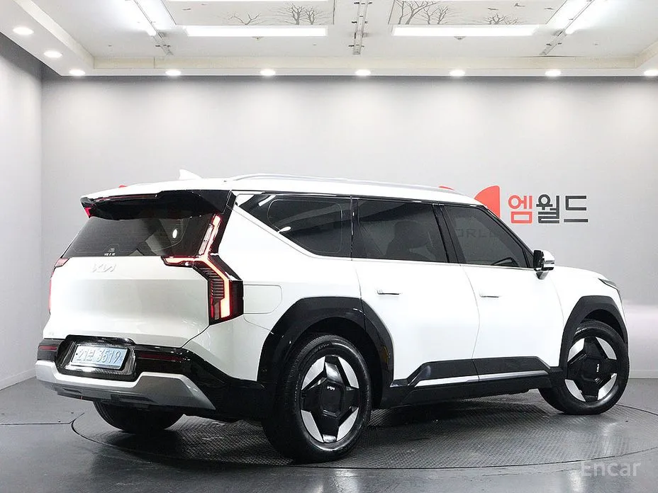 Фото 3 - Kia EV9