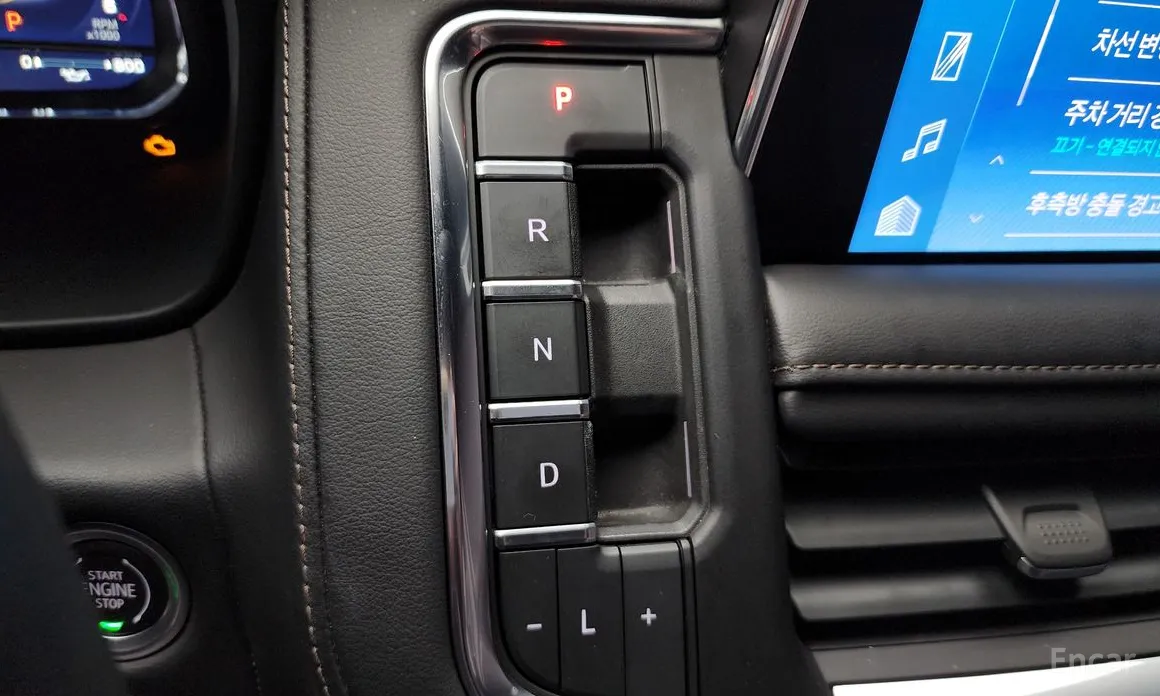 Фото 9 - Chevrolet Tahoe