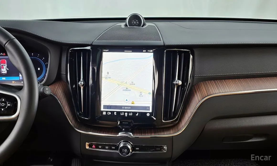 Фото 14 - Volvo XC60