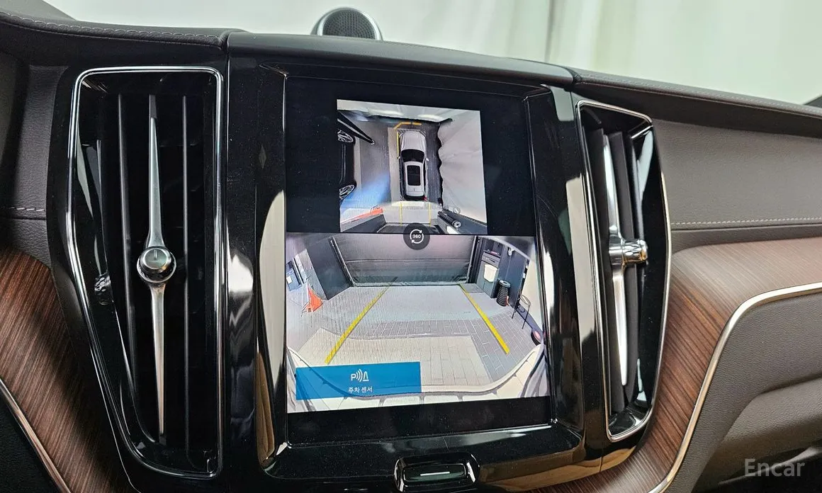 Фото 15 - Volvo XC60