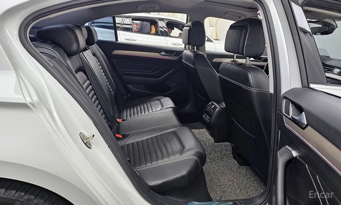 Фото 12 - Volkswagen Passat