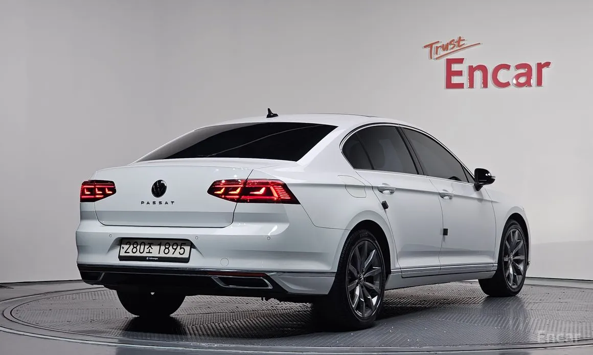 Фото 2 - Volkswagen Passat