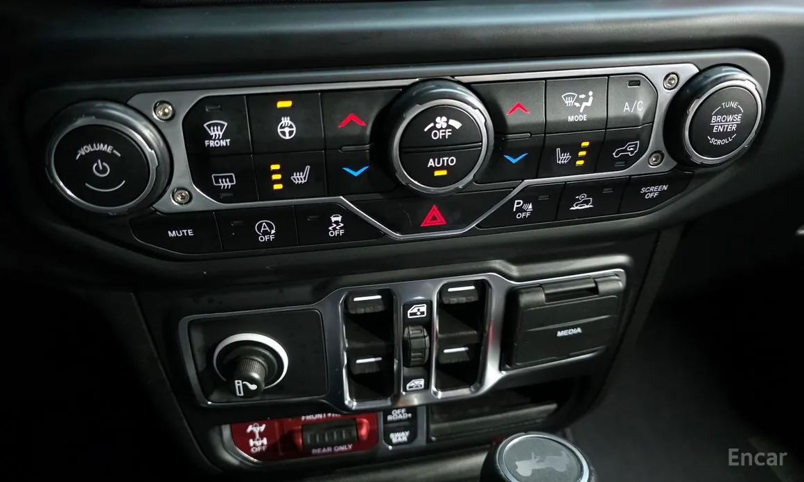 Фото 16 - Jeep Wrangler