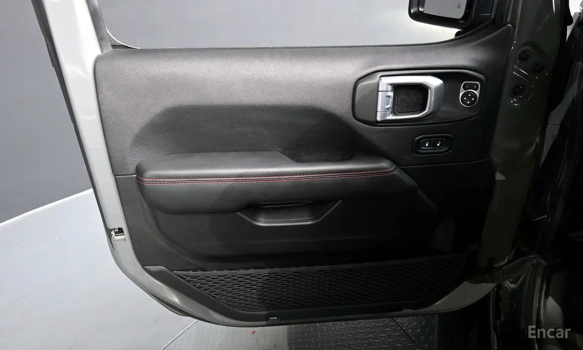 Фото 17 - Jeep Wrangler