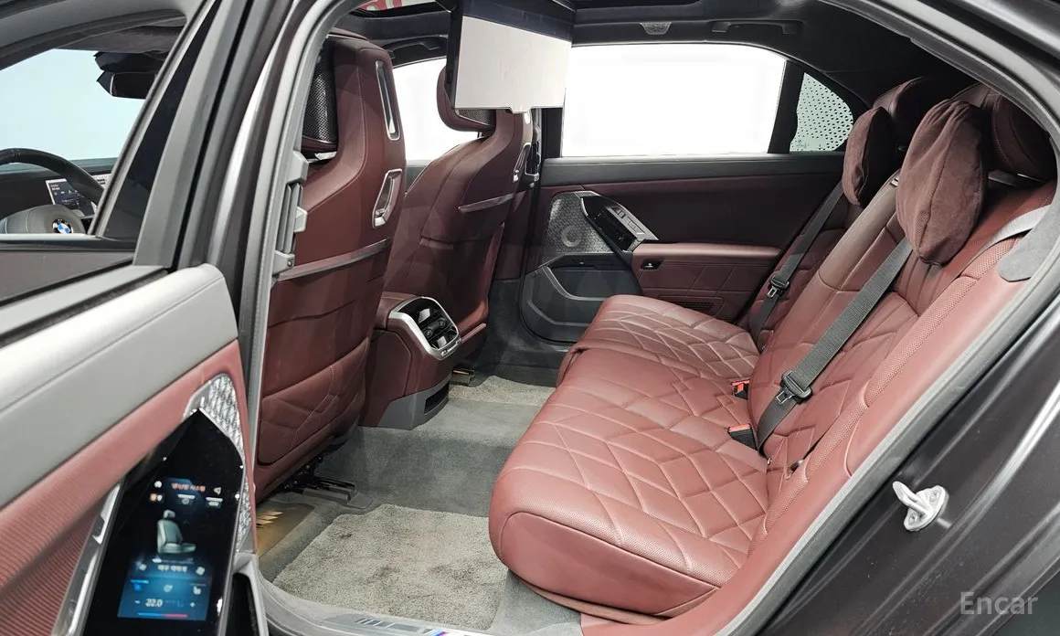 Фото 12 - BMW 7 Series