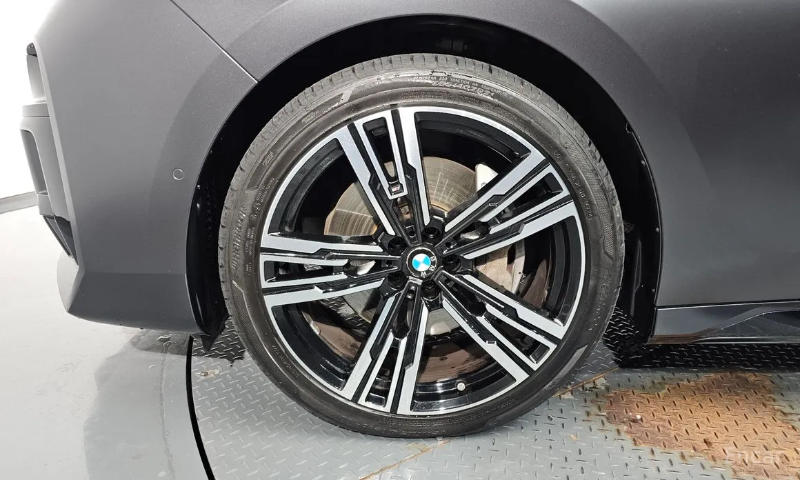 Фото 5 - BMW 7 Series