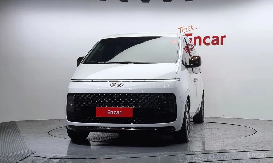 Фото 3 - Hyundai Staria