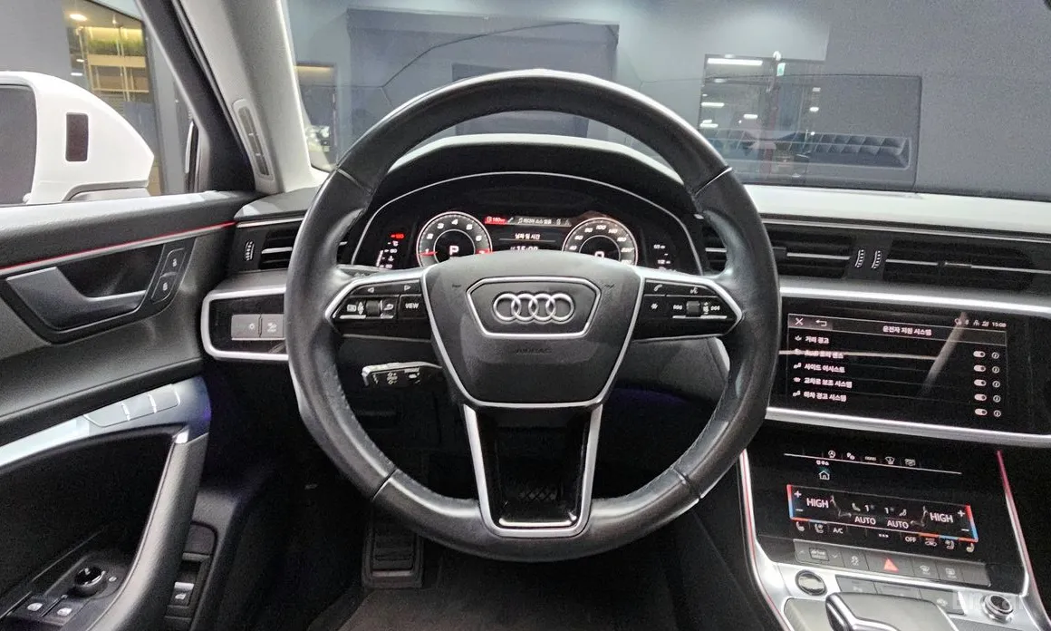 Фото 13 - Audi A6