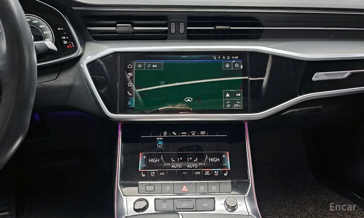 Фото 15 - Audi A6