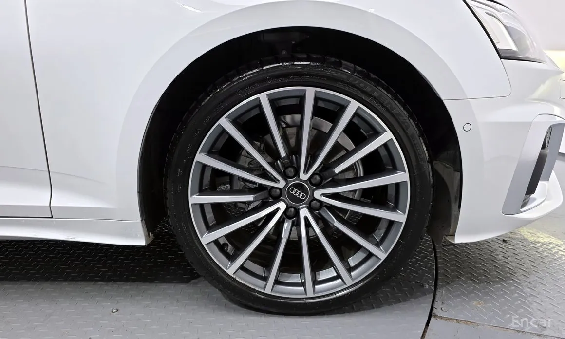 Фото 5 - Audi A5