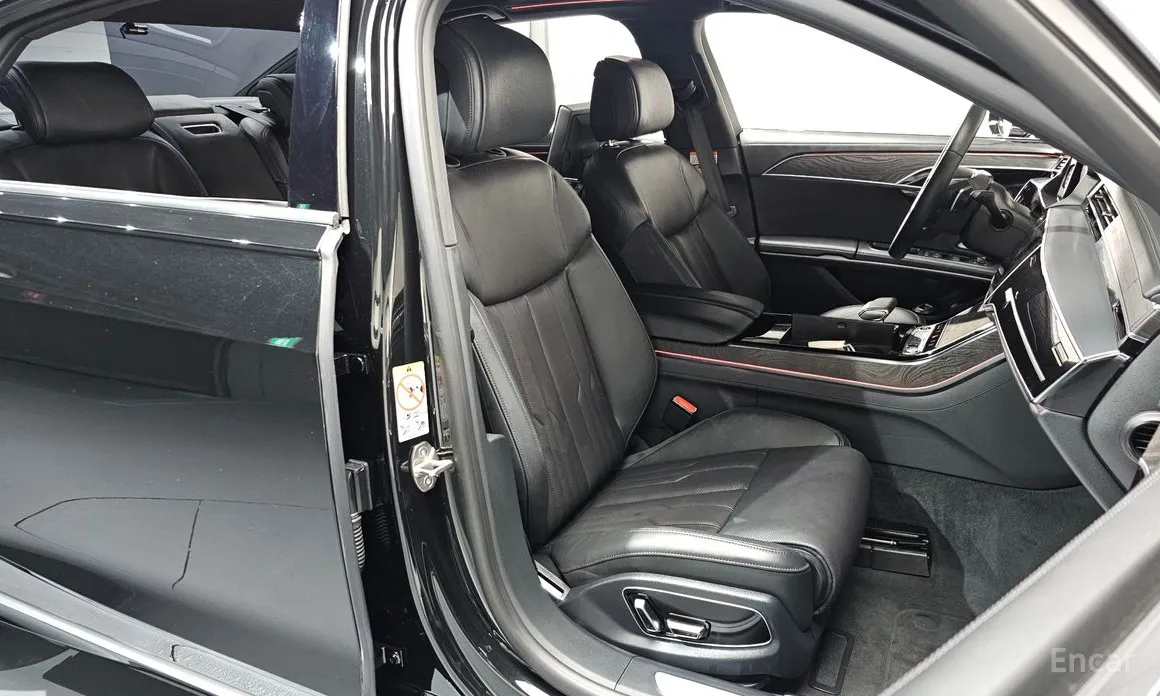 Фото 10 - Audi A8