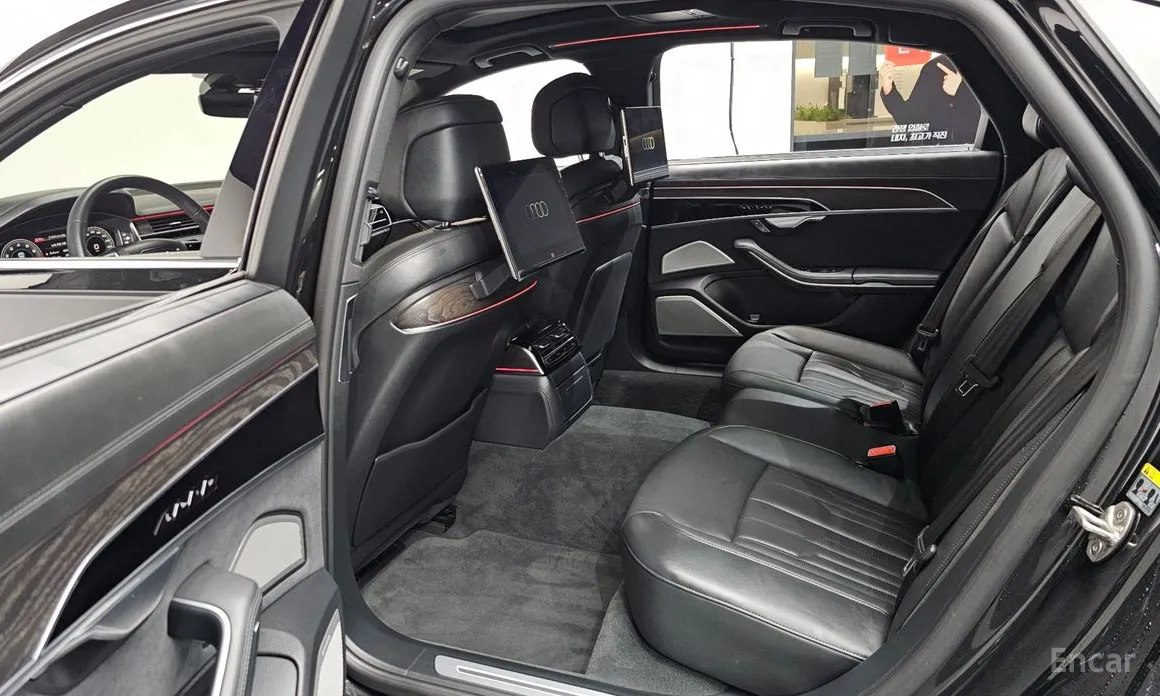 Фото 12 - Audi A8