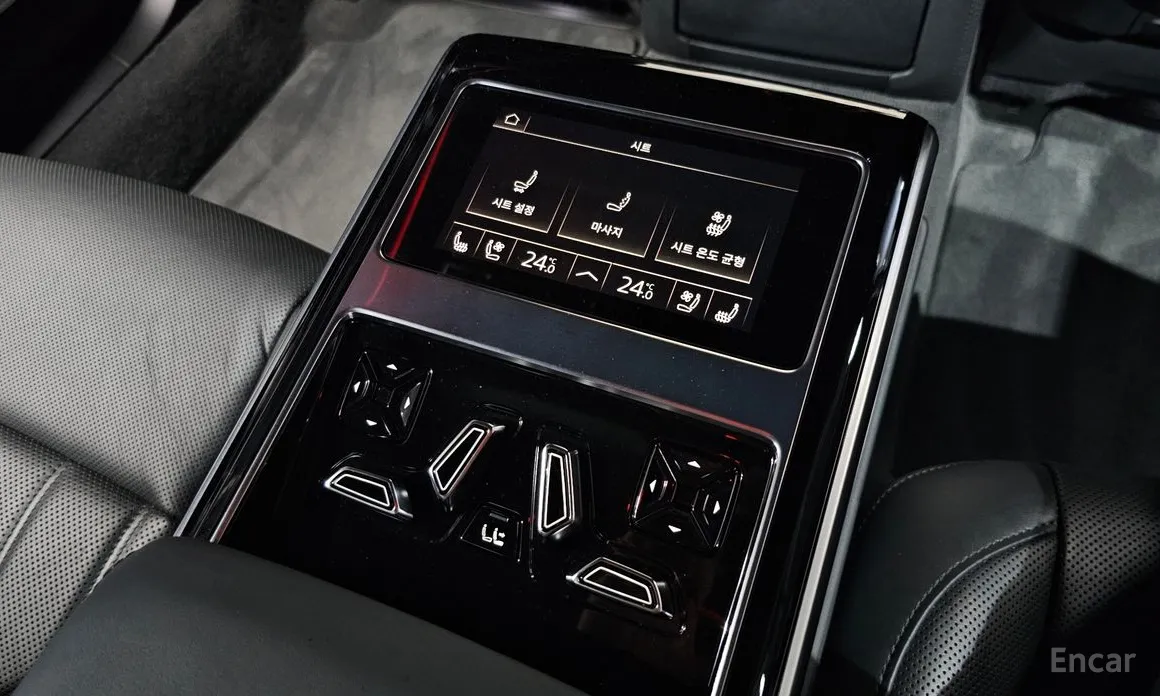 Фото 19 - Audi A8