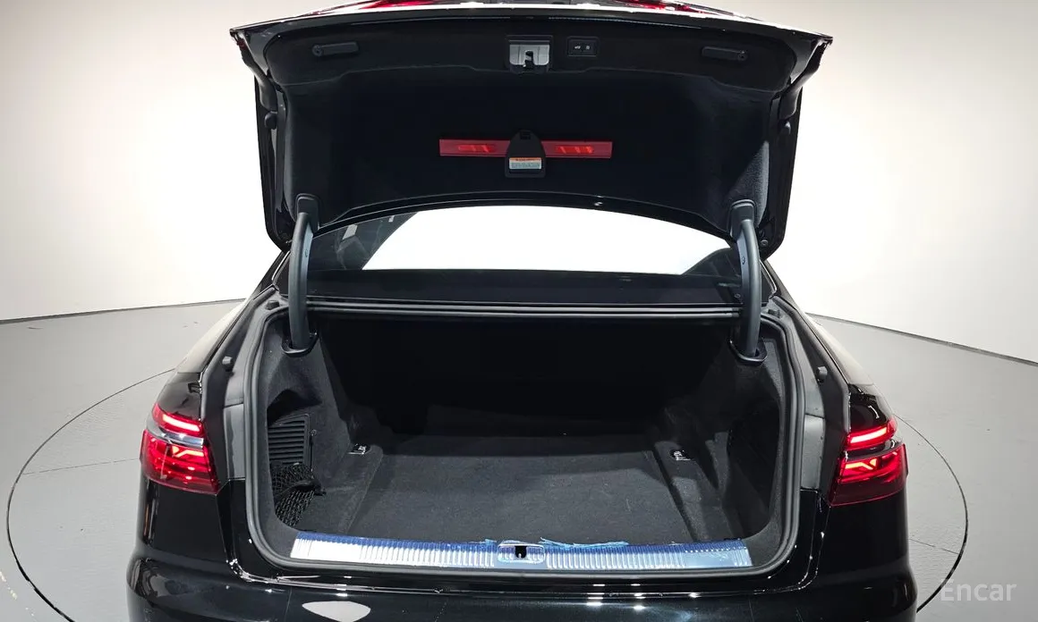 Фото 20 - Audi A8