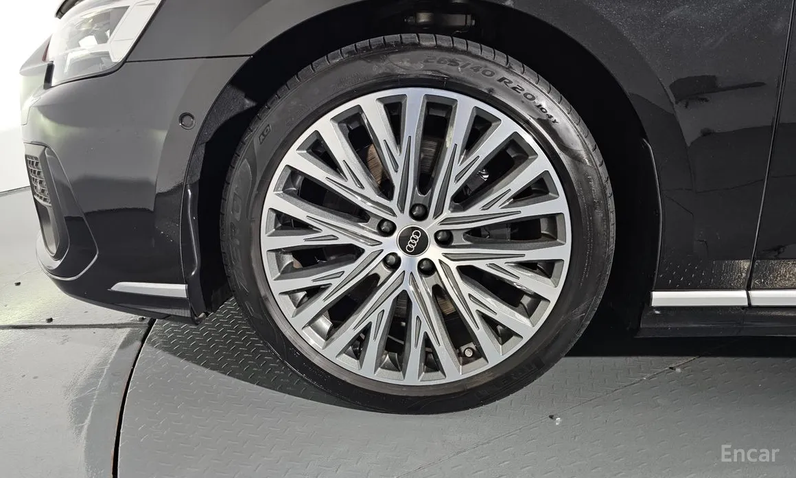 Фото 5 - Audi A8