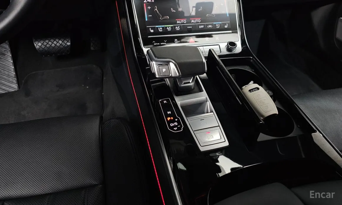 Фото 9 - Audi A8