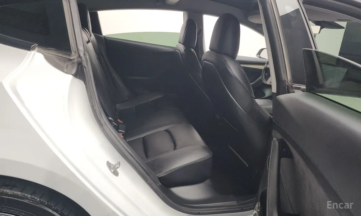 Фото 12 - Tesla Model 3