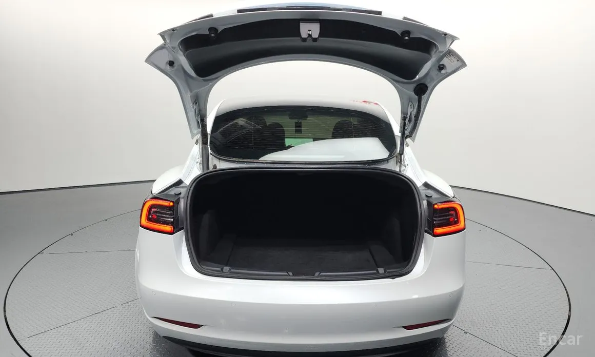Фото 20 - Tesla Model 3