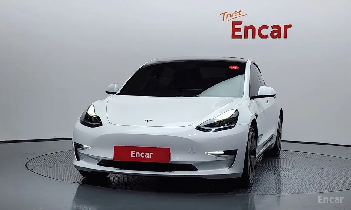 Фото 3 - Tesla Model 3