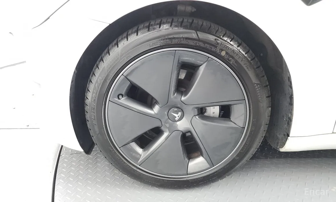 Фото 5 - Tesla Model 3