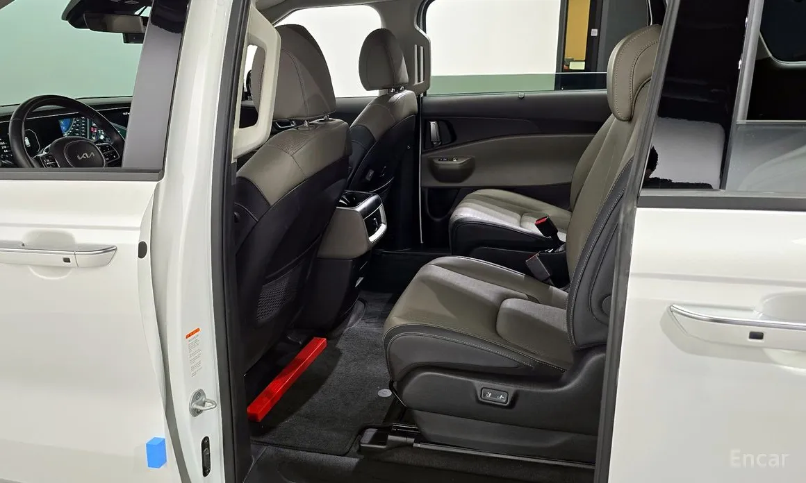 Фото 11 - Kia Carnival