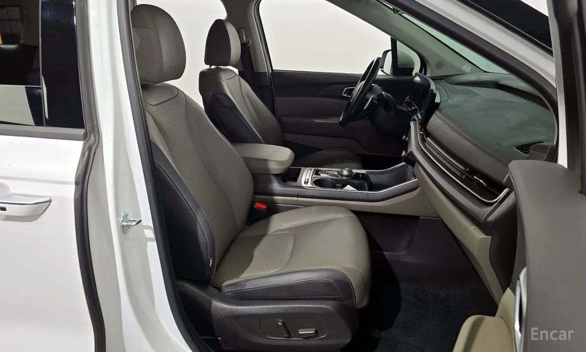 Фото 12 - Kia Carnival