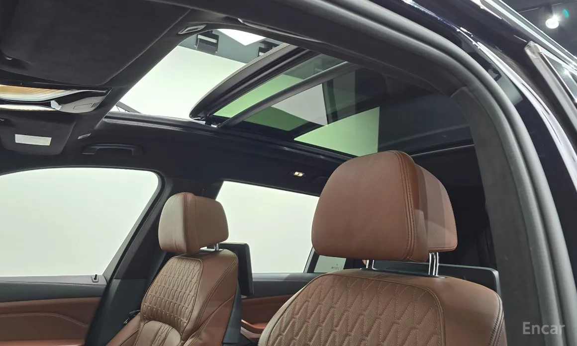 Фото 19 - BMW X7