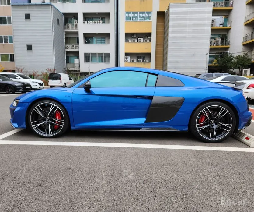Фото 3 - Audi R8