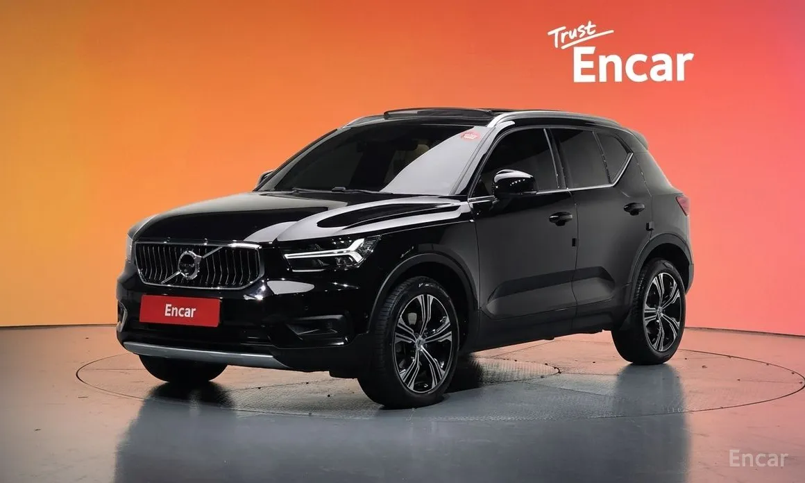 Фото 1 - Volvo XC40