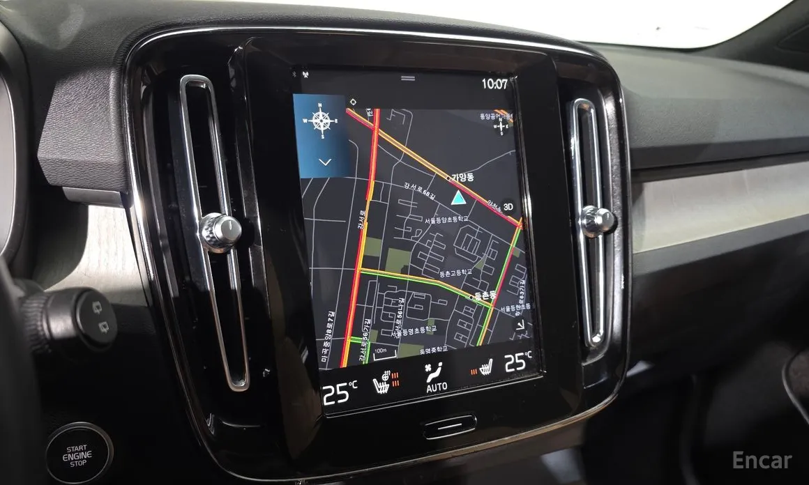 Фото 14 - Volvo XC40