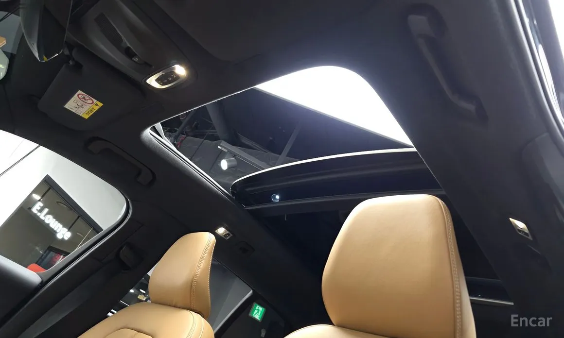 Фото 18 - Volvo XC40