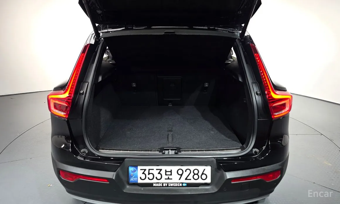 Фото 20 - Volvo XC40