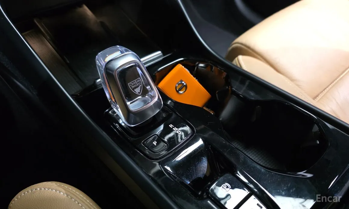 Фото 9 - Volvo XC40