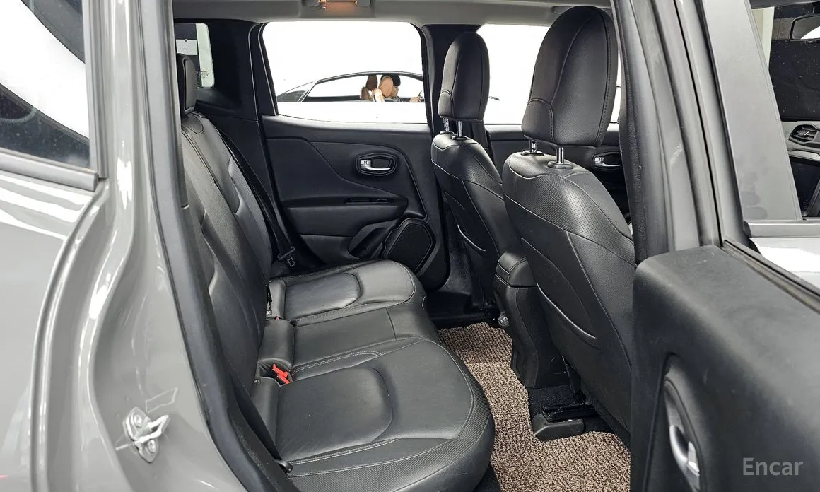 Фото 12 - Jeep Renegade