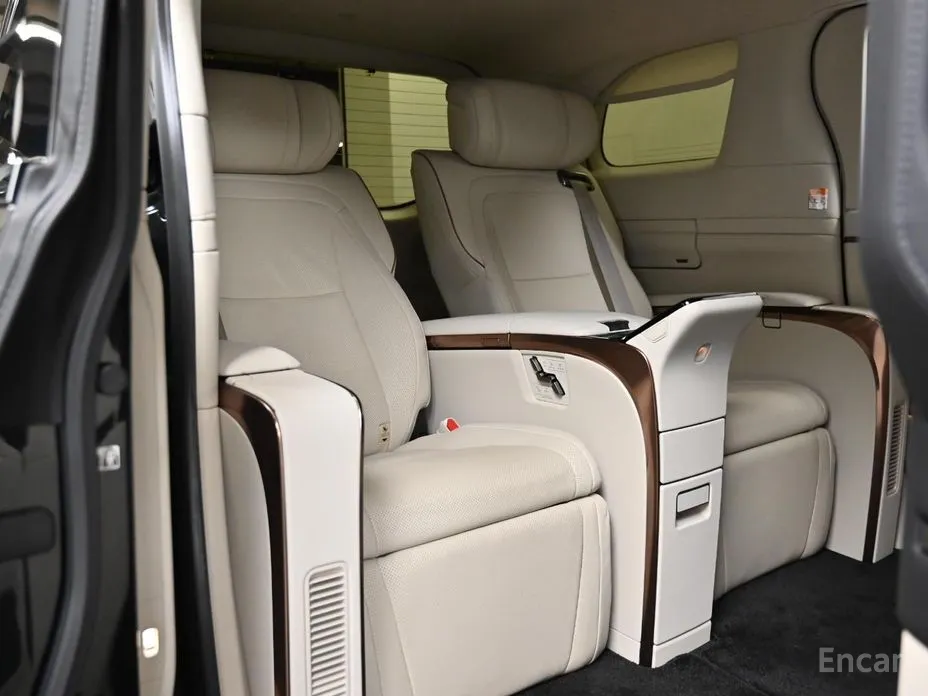 Фото 12 - Lexus LM