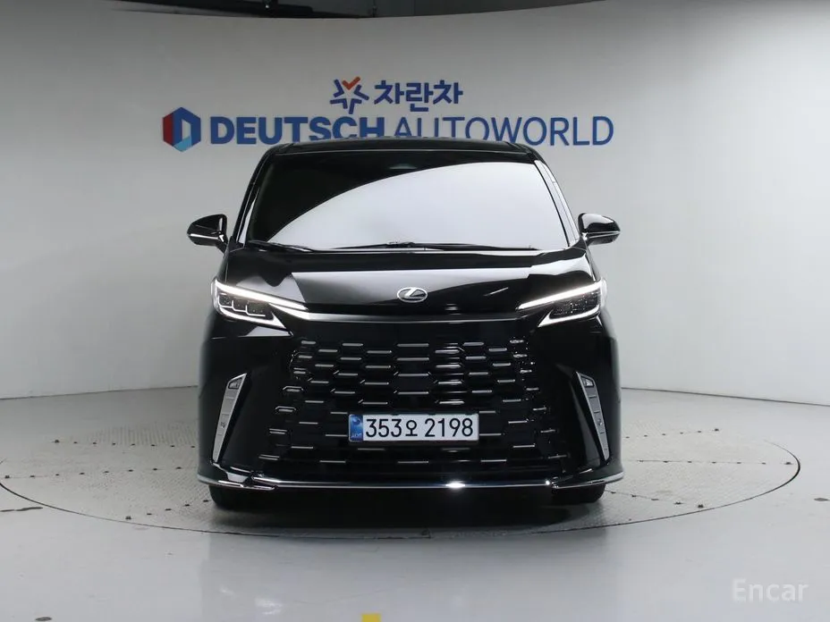 Фото 3 - Lexus LM