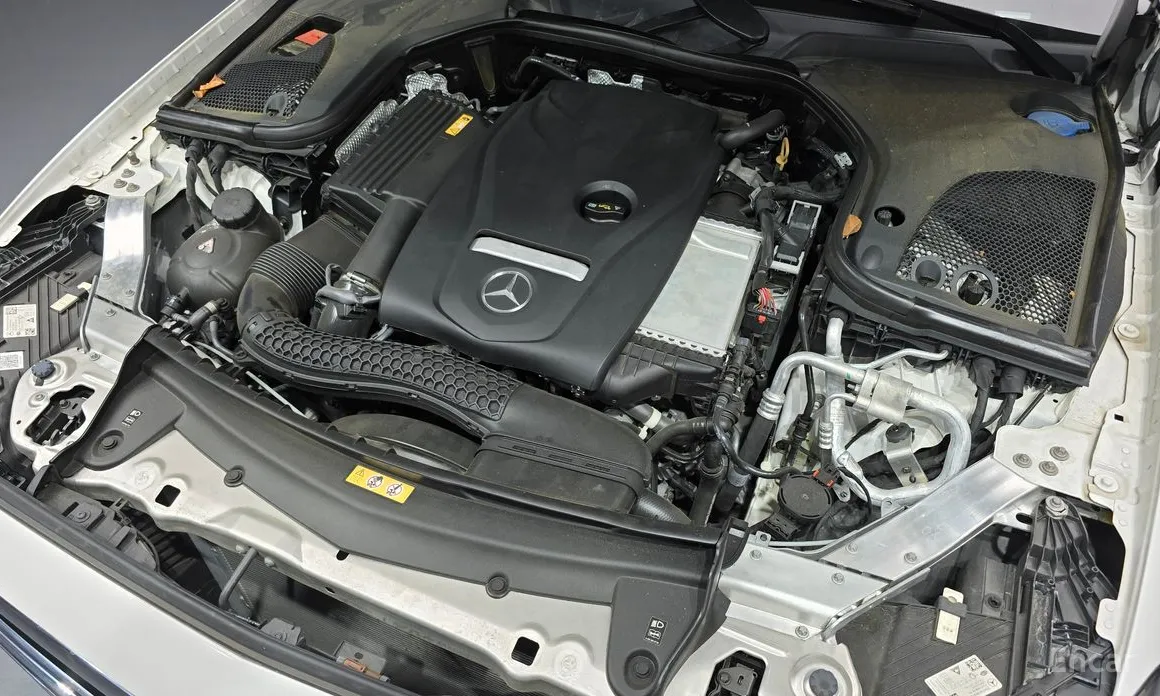 Фото 6 - Mercedes-Benz E-Class