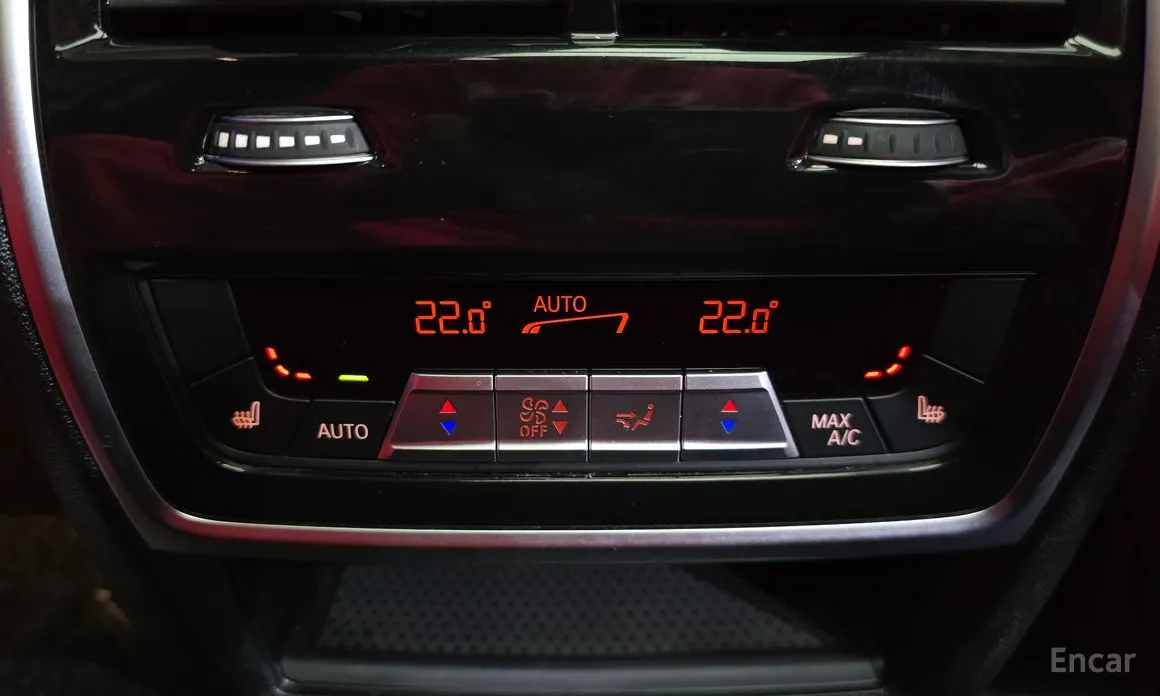 Фото 18 - BMW X7