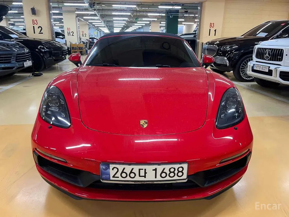 Фото 1 - Porsche 718