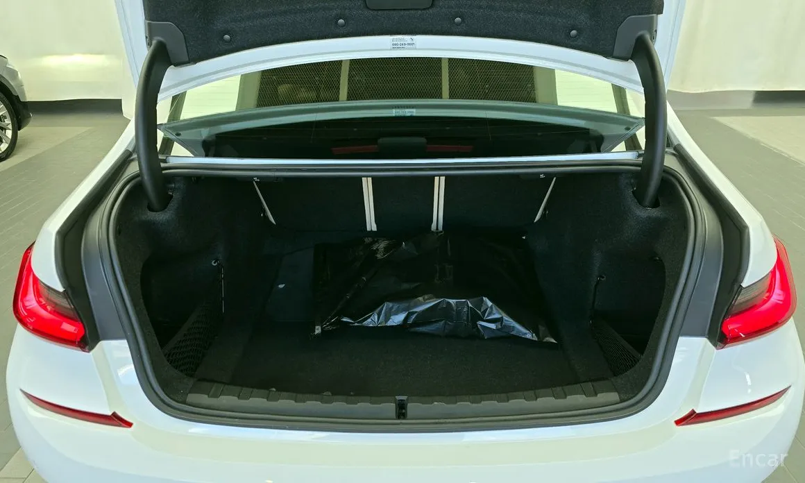 Фото 20 - BMW 3 Series