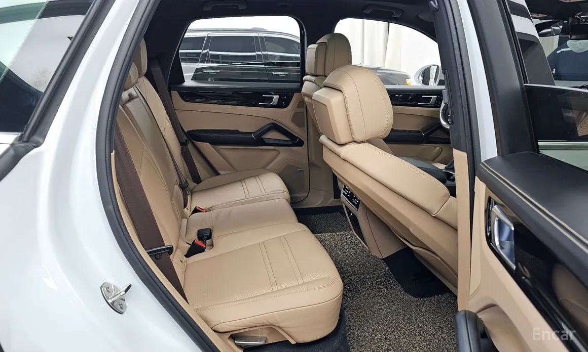 Фото 12 - Porsche Cayenne