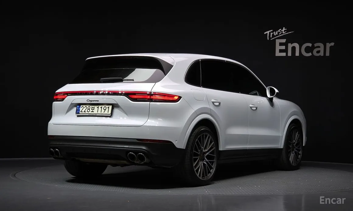 Фото 2 - Porsche Cayenne
