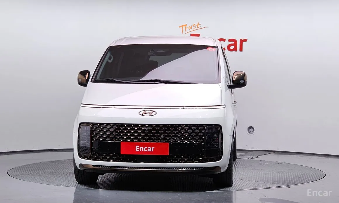 Фото 3 - Hyundai Staria