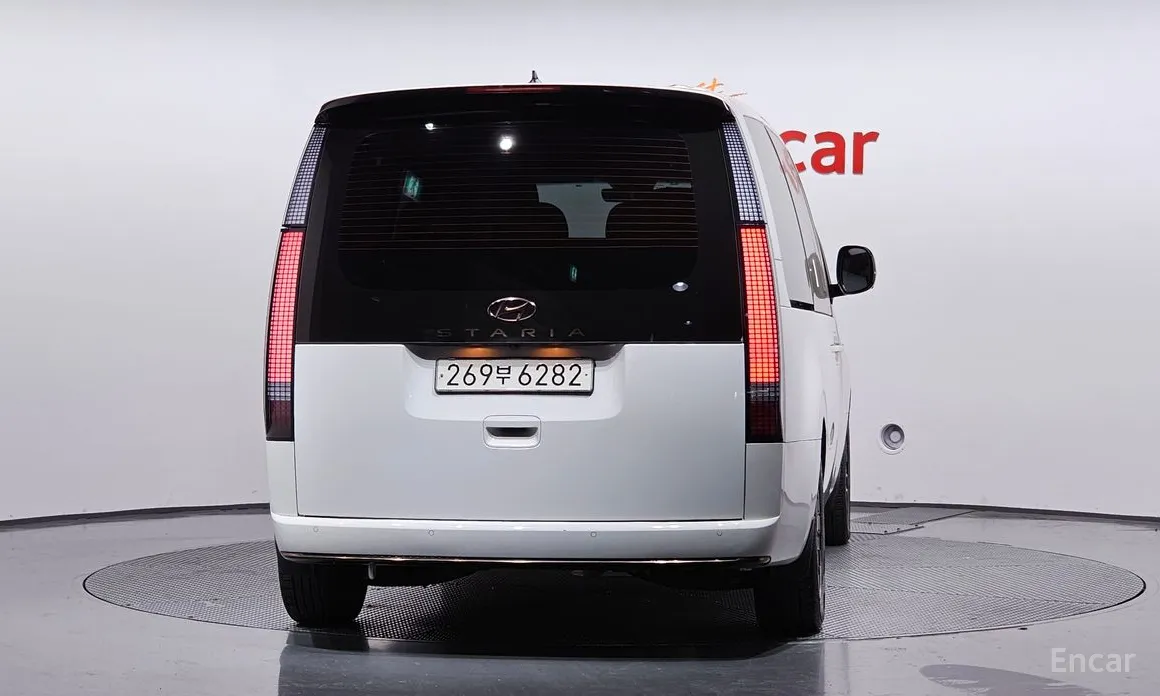 Фото 4 - Hyundai Staria