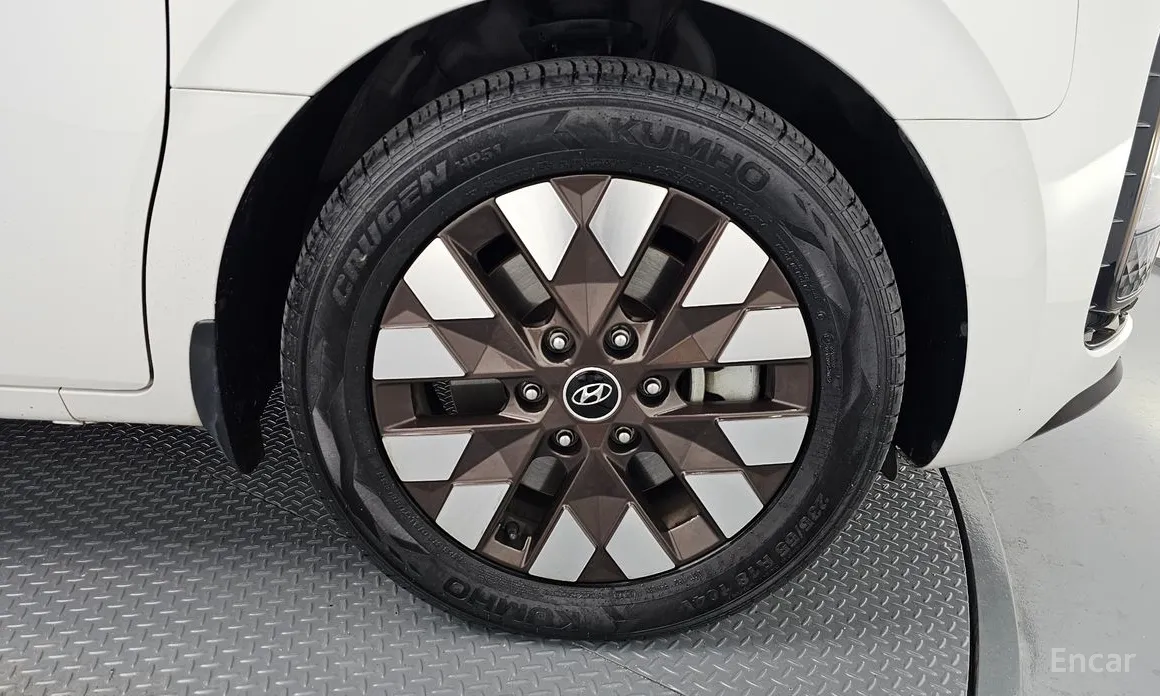 Фото 5 - Hyundai Staria