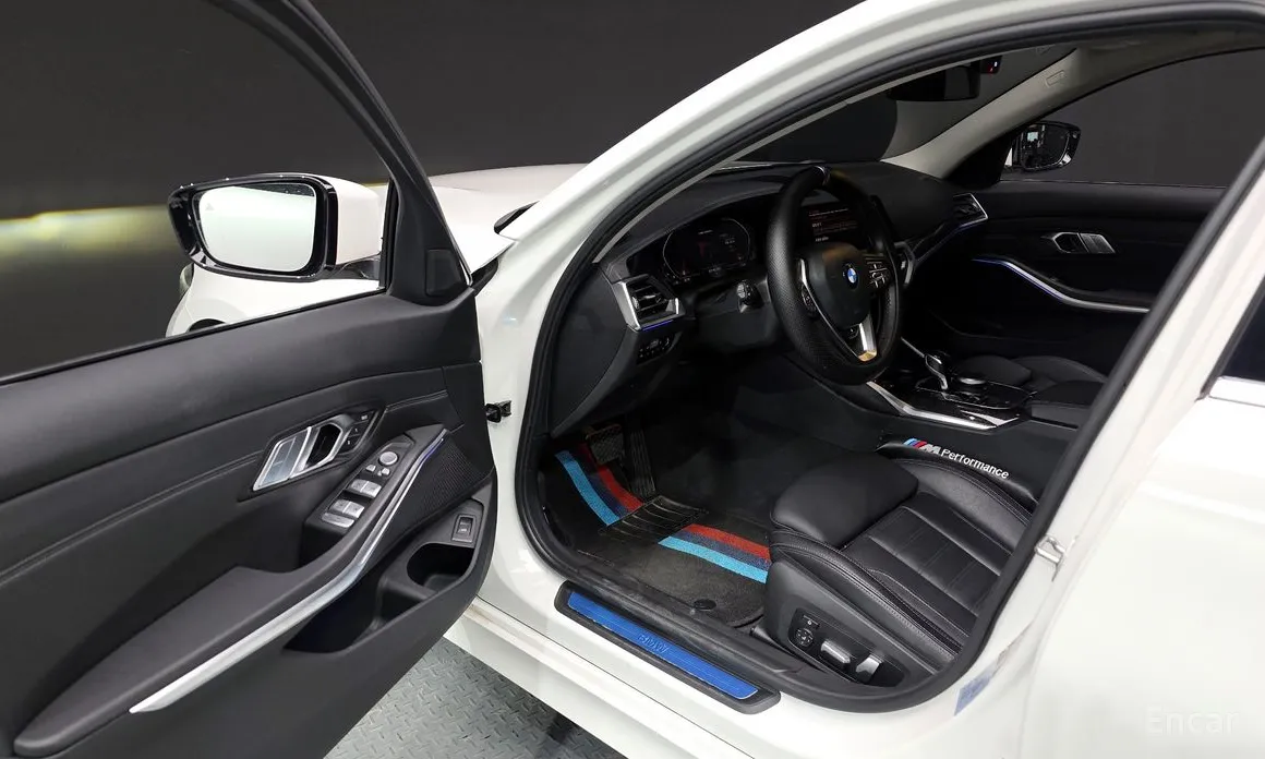 Photo 10 - BMW 3 Series