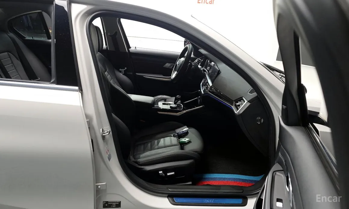 Photo 11 - BMW 3 Series