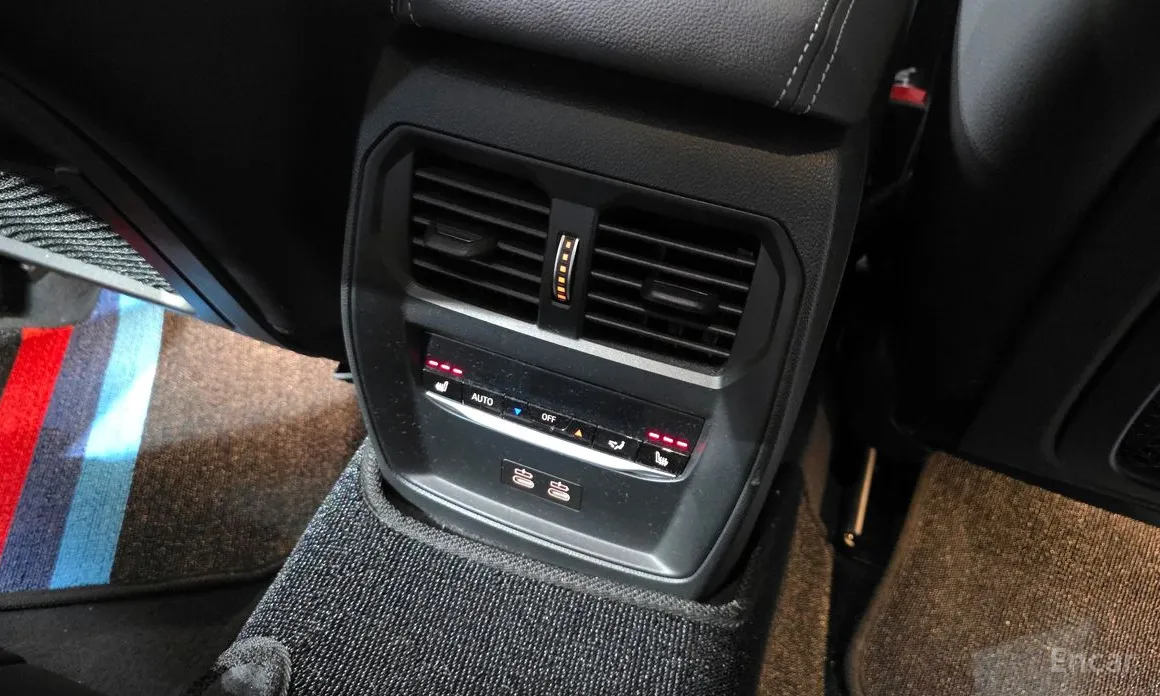 Photo 19 - BMW 3 Series