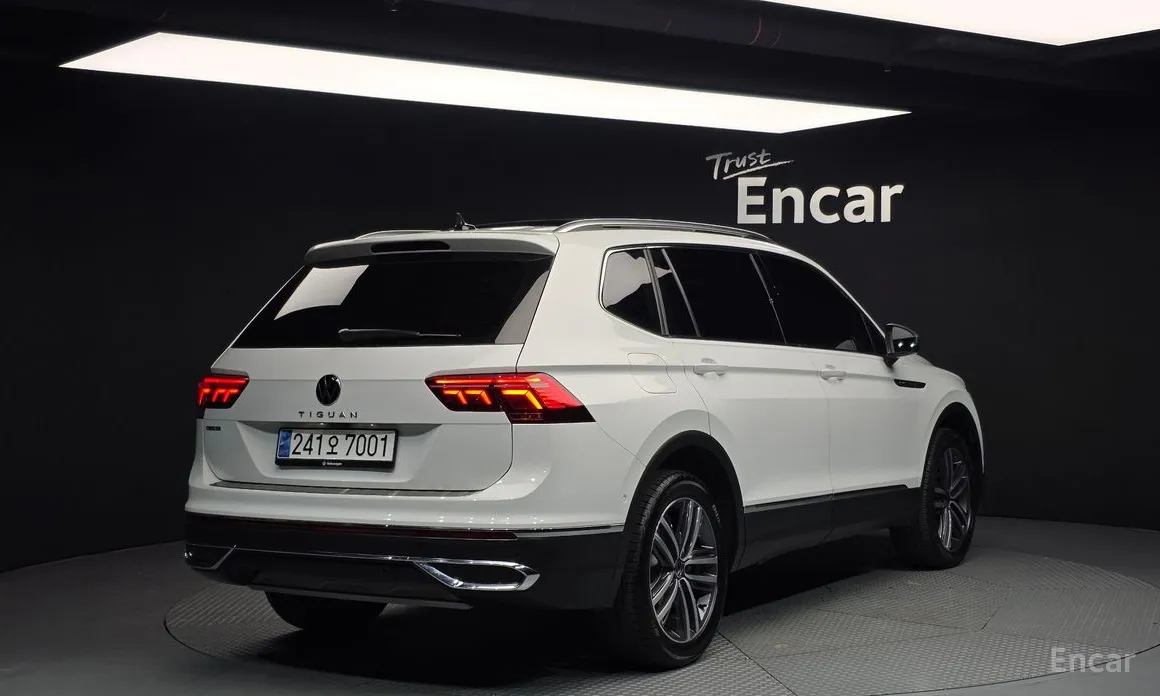 Фото 2 - Volkswagen Tiguan