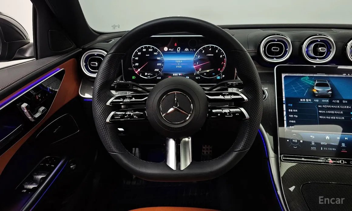 Фото 13 - Mercedes-Benz C-Class